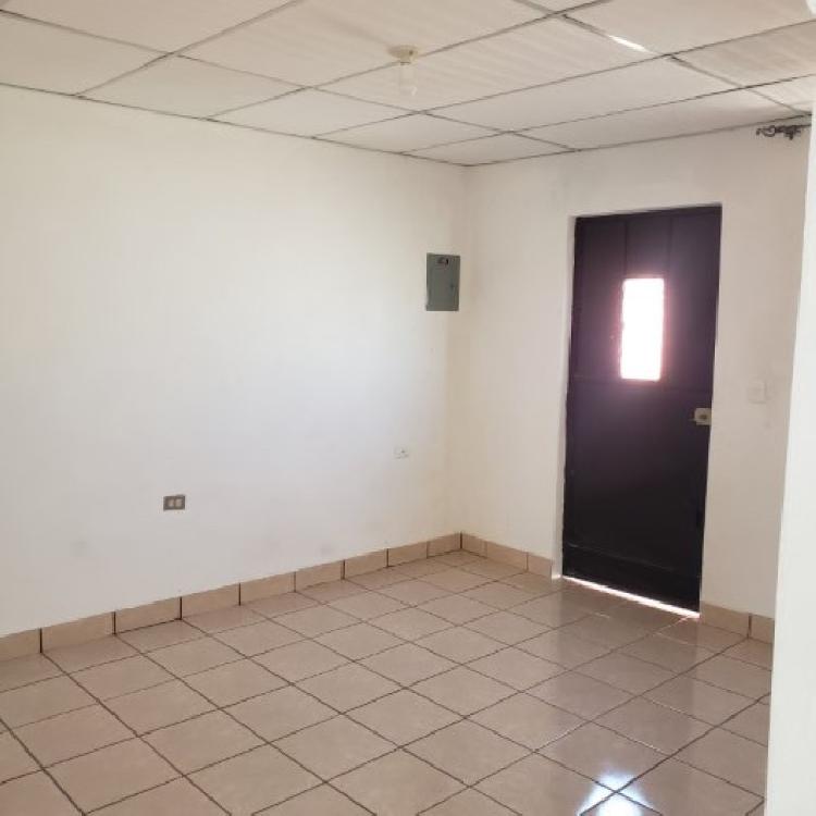 Apartamento Tipo Casa en Renta en Zona 1 de Mixco 