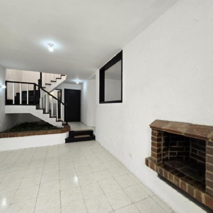 Casa en Venta Zona 1 de Mixco, Las Hojarascas