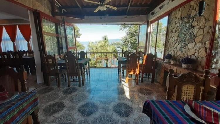 Hotel Boutique en Venta en Orilla de Playa Lago Atitlán