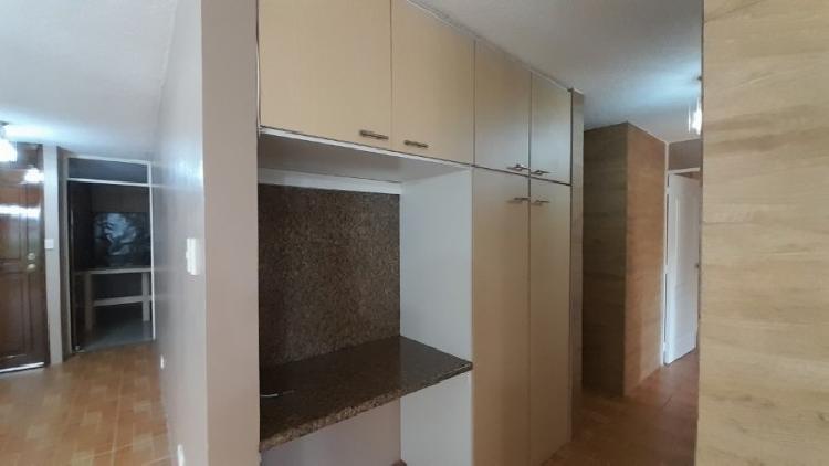 Apartamento en Renta Zona 10 Ciudad, con 2 balcones