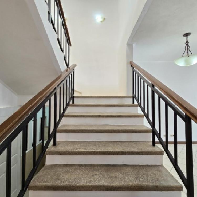Casa en Renta San Cristóbal A-1 por Bulevar Principal