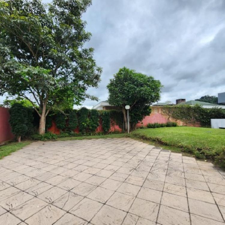 Casa en Venta en La Montaña Zona 16 Guatemala