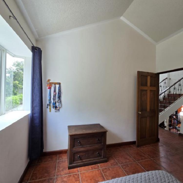 Casa en Venta cerca de Bulevar San Cristóbal, Guatemala