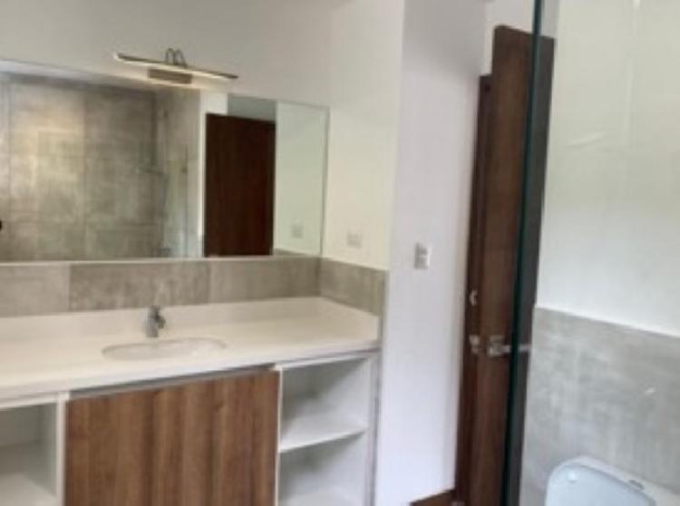 Apartamento en Venta y Renta Zona 10, Ciudad Guatemala