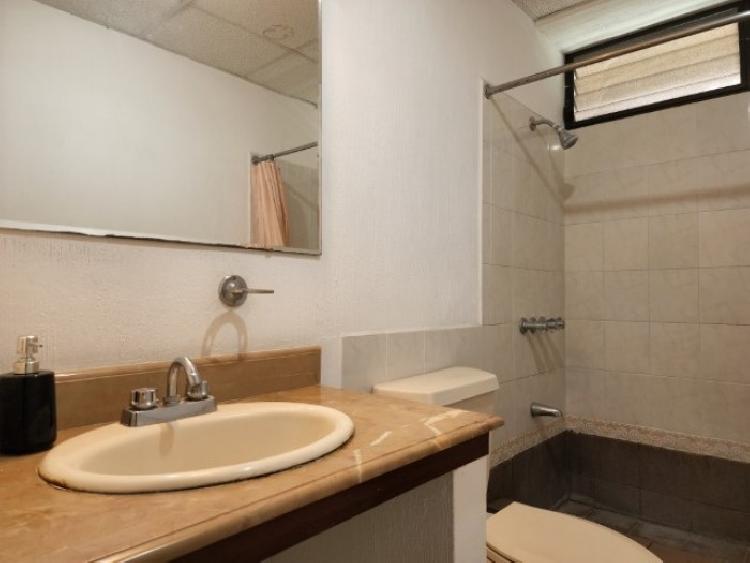 Apartamento Amueblado y Amplio en Renta Zona 14 Ciudad