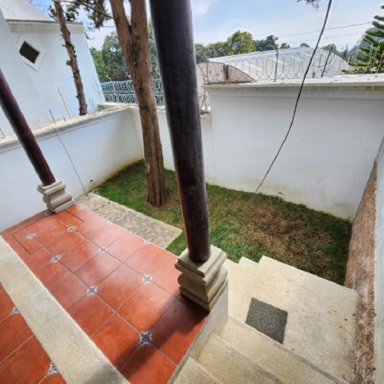 Casa Amplia en Venta Zorzoyá San Lucas Sacatepéquez