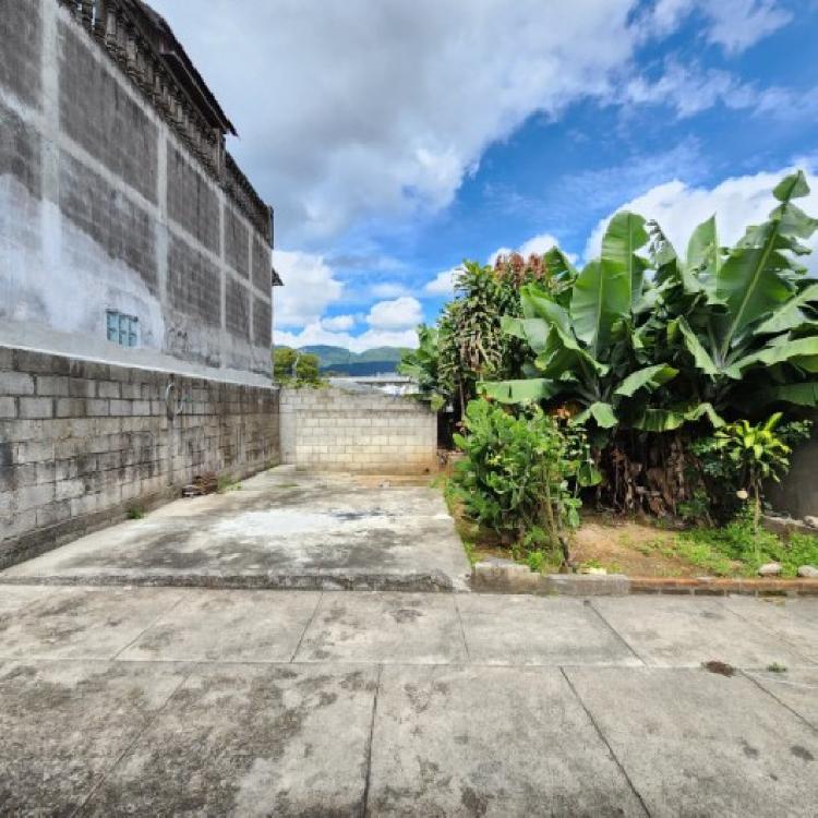 Casa de Un Nivel en Venta en Colonia Lomas de Portugal