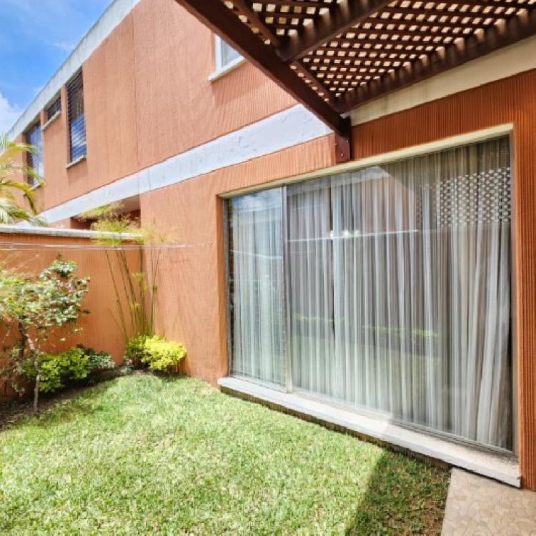 Casa en Venta Condominio Palos Altos Zona 7 de Mixco