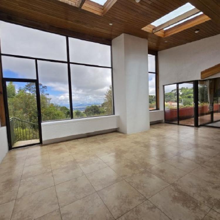 Casa en Venta en Montebello, Carretera a El Salvador