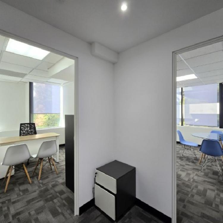 Oficina Amueblada y Equipada en Venta Zona 14 Europlaza