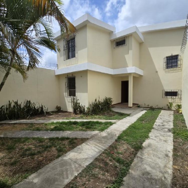 Casa en Renta 2 niveles en Balcones de San Cristóbal