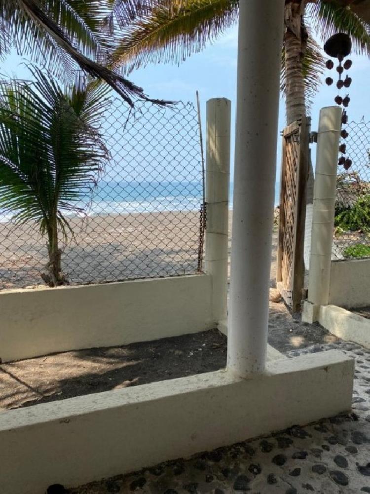 Casa Amueblada de Playa en Venta, Monterrico 