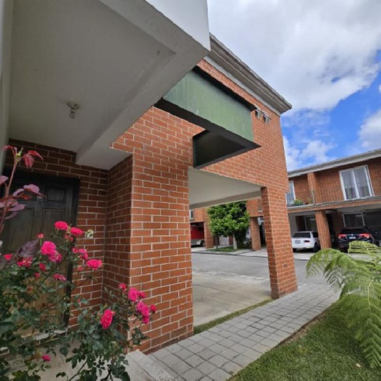 Casa en Venta en el centro de San Lucas, en condominio