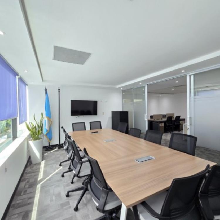 Oficina Amueblada y Equipada en Venta Zona 14 Europlaza