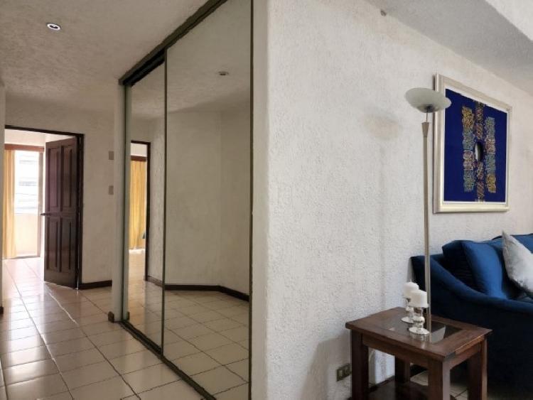 Apartamento Amueblado y Amplio en Renta Zona 14 Ciudad