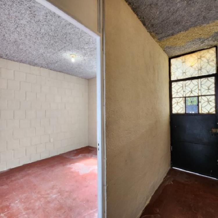 Casa de Un Nivel en Venta en Colonia Lomas de Portugal