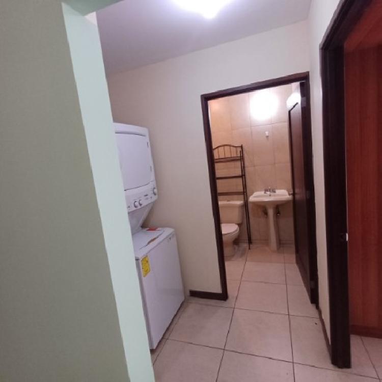 Apartamento en Renta en Edificio Pórtico Zona 7 Ciudad