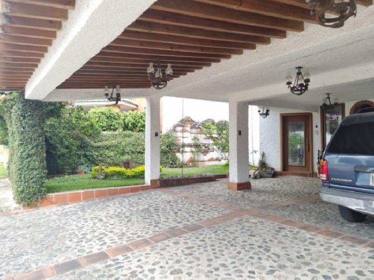 Casa en Venta Las Majaditas, acceso por Zona 11 Charcas