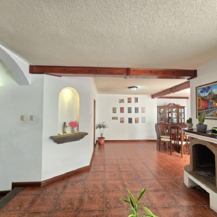 Casa en Venta cerca de Bulevar San Cristóbal, Guatemala