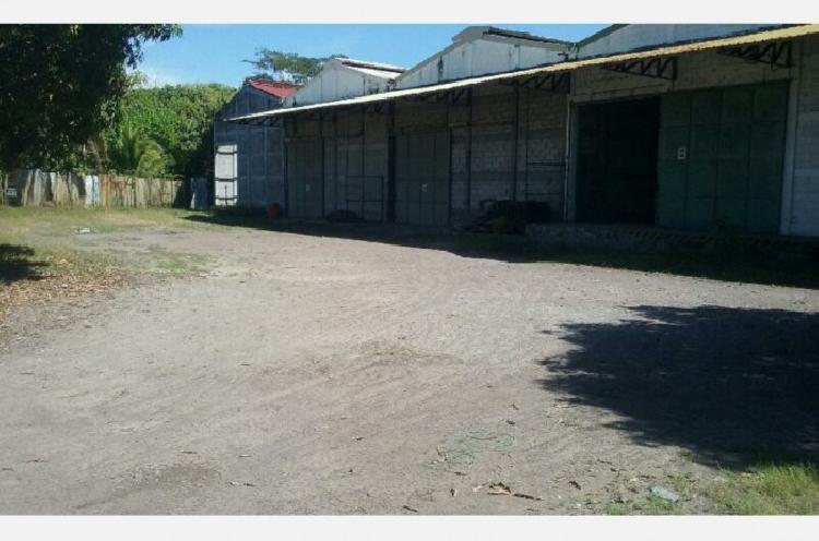 Complejo de Bodegas en venta Autopista Puerto Quetzal