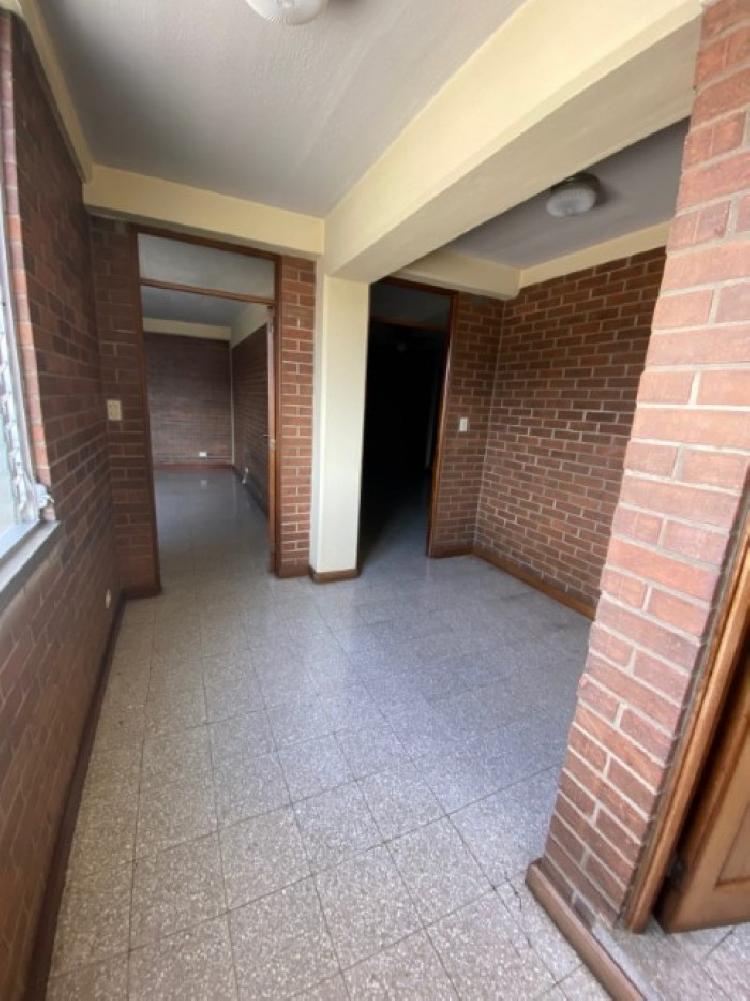 Apartamento en Renta Zona 10, amplio y céntrico