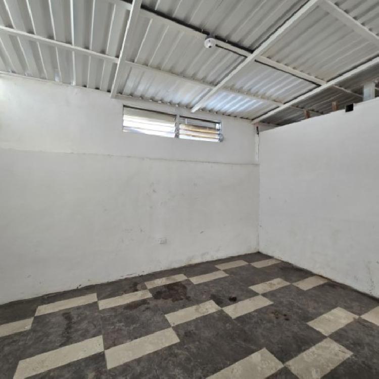 Casa en Venta Zona 11 Carabanchel Ideal para Inversión