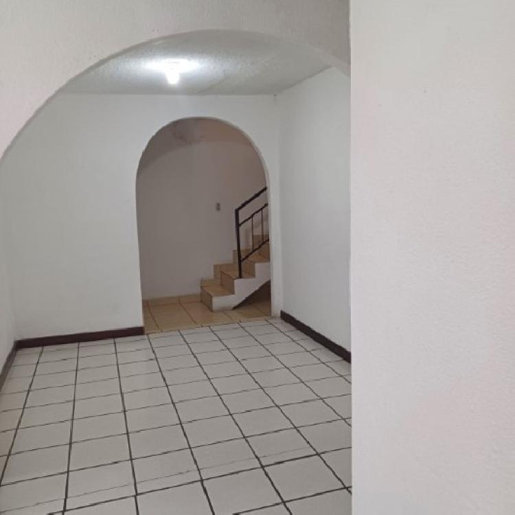 Casa en Renta Paisajes de San Cristóbal Zona 8 Mixco