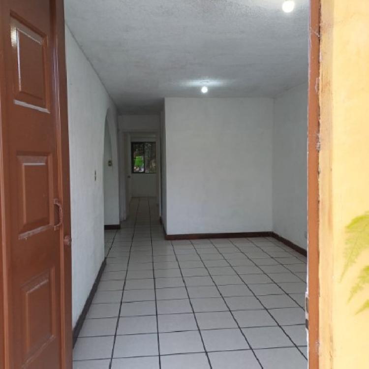 Casa en Renta Paisajes de San Cristóbal Zona 8 Mixco