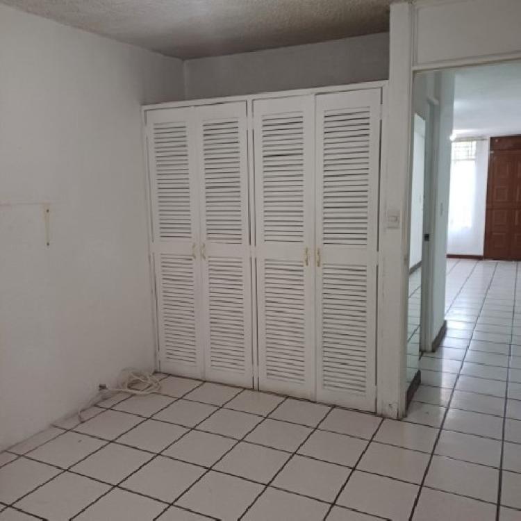 Casa en Renta Paisajes de San Cristóbal Zona 8 Mixco