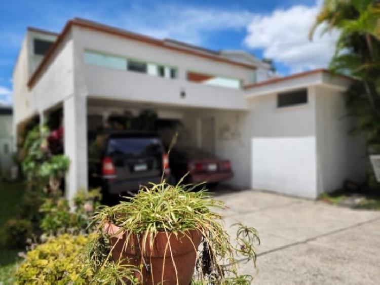 Casa en Venta San Cristóbal Garita en Bulevar Principal