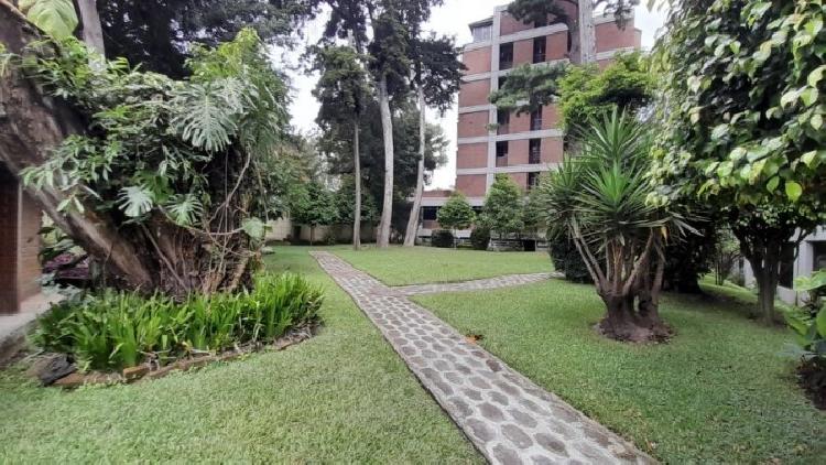 Apartamento en Renta Zona 10 Ciudad, con 2 balcones