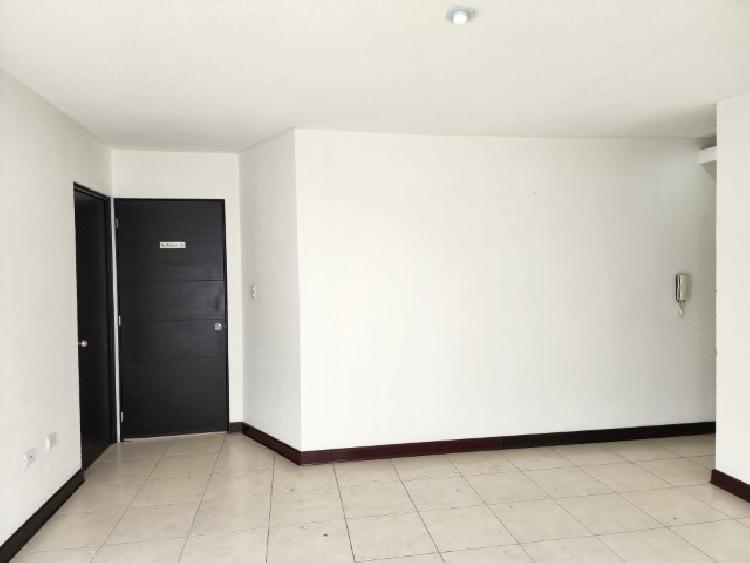 Apartamento en Renta San Cristóbal Sector B1 con Garita