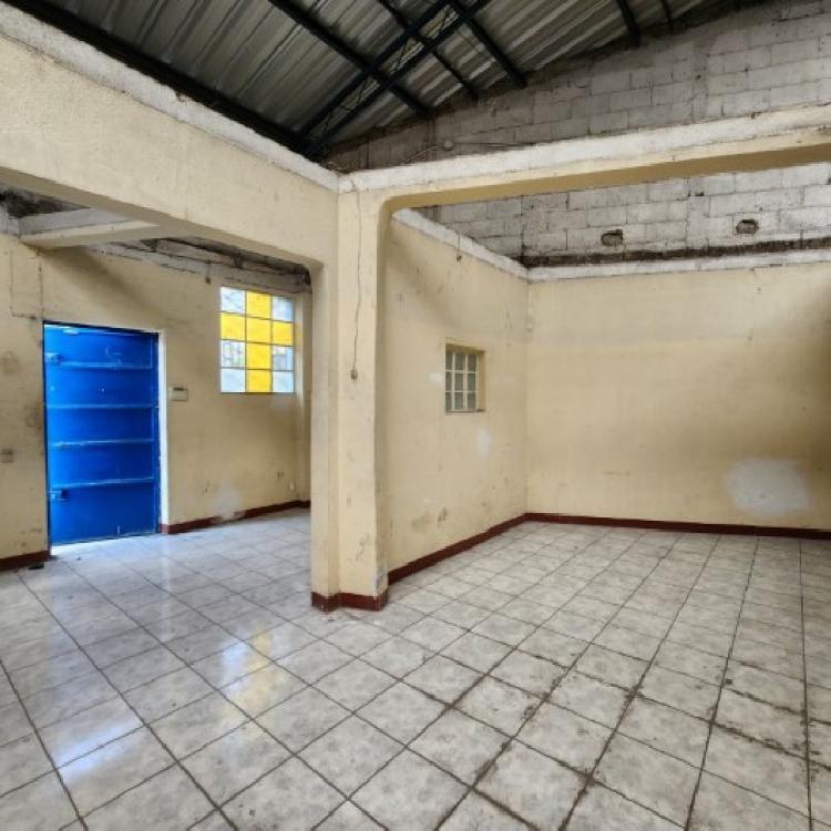 Bodega en Renta Zona 7 cerca de Calzada San Juan