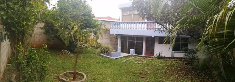 CASA EN VENTA EN PINARES DE SAN CRISTOBAL 