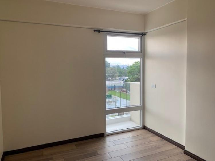 Apartamento en renta en zona 5 Edificio Residencial