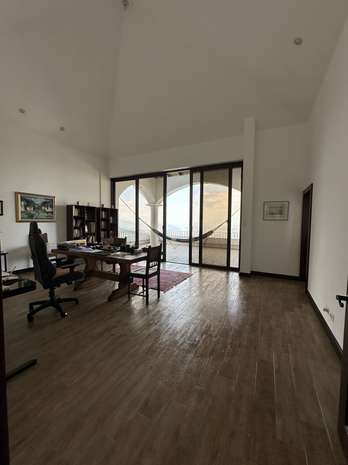 VENTA de Casa Luxury Altos de Monte Bello CAES km 9.5