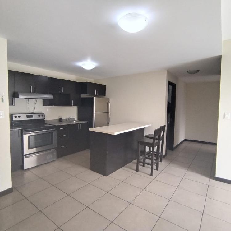 Apartamento en Venta en céntrico edificio zona 9