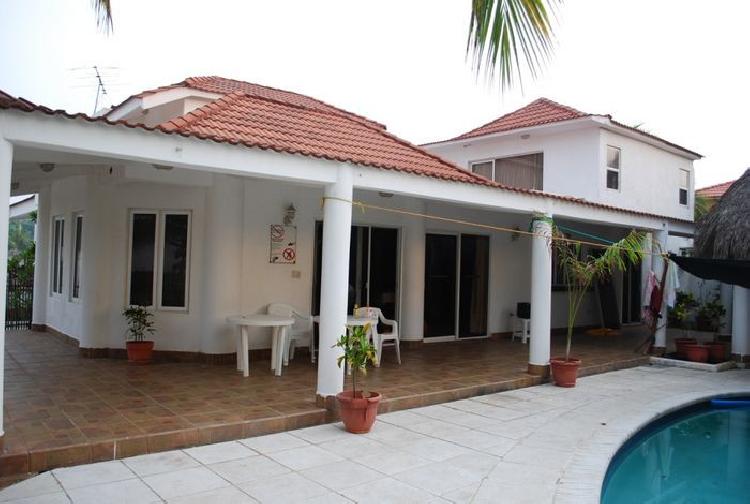 CASA DE PLAYA EN VENTA EN MONTERRICO