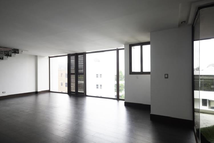 Apartamento Penthouse en Venta o Renta en Zona 15