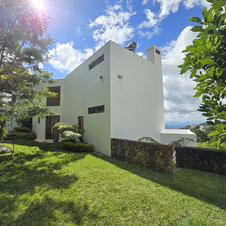 Casa Venta o Renta en Altos de Montebello km. 9.5 CAES