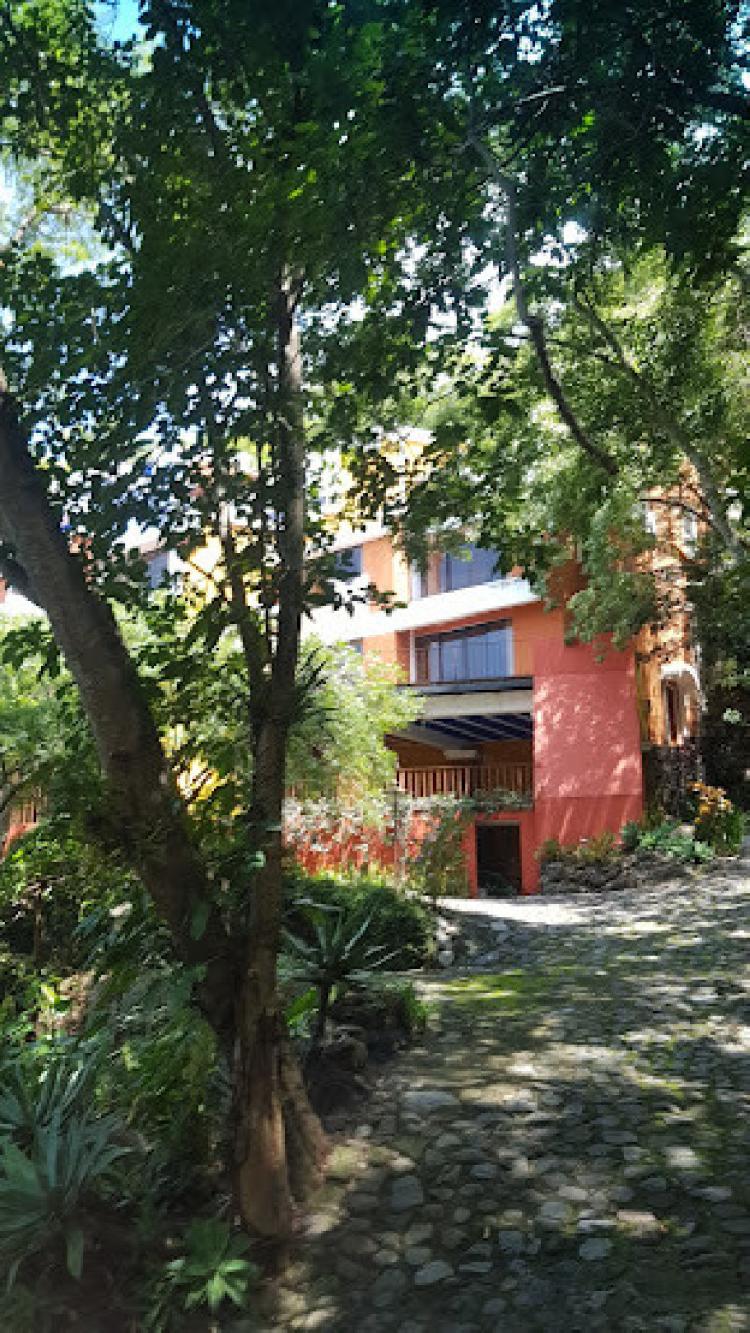 CASA VACACIONAL EN VENTA Y RENTA EN ATITLAN