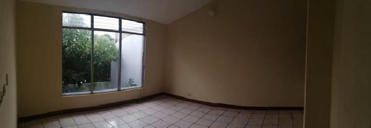 CASA EN VENTA EN PINARES DE SAN CRISTOBAL 