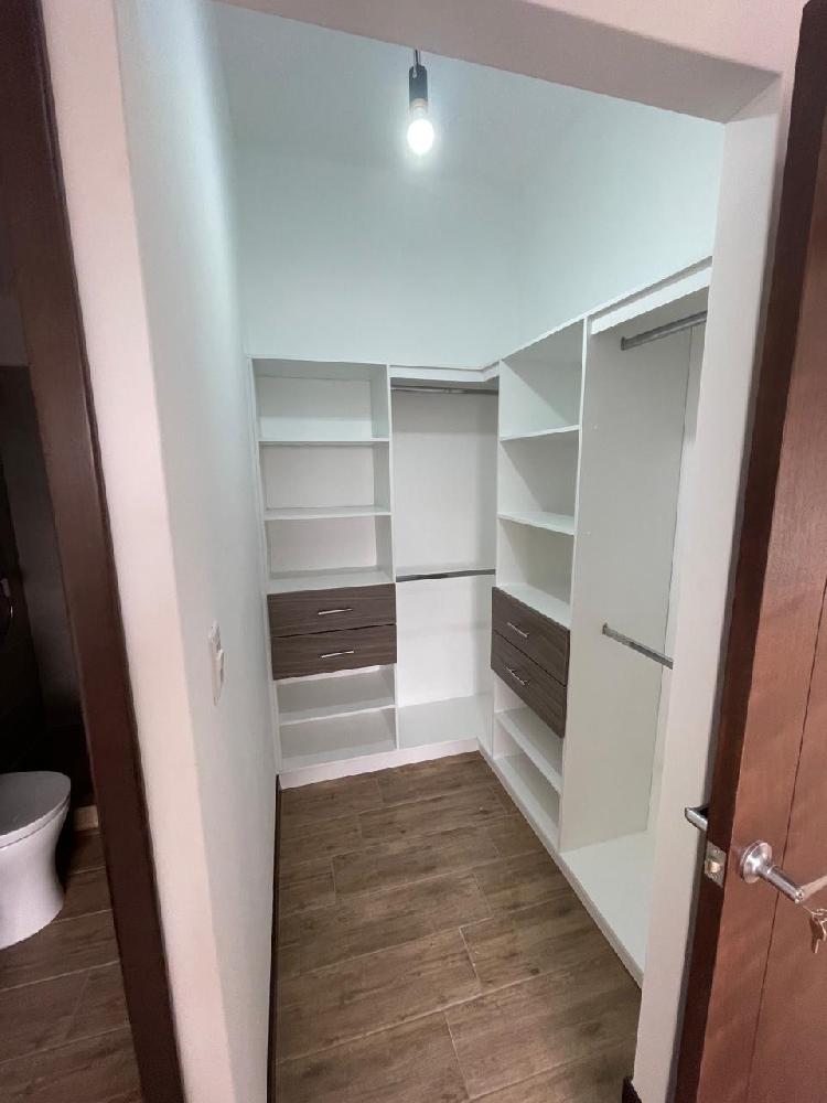 Apartamento en Renta en Zona 10 Cercano a Diagonal 6