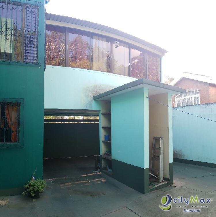 AMPLIA CASA EN VENTA ZONA 16 LA MONTAÑA