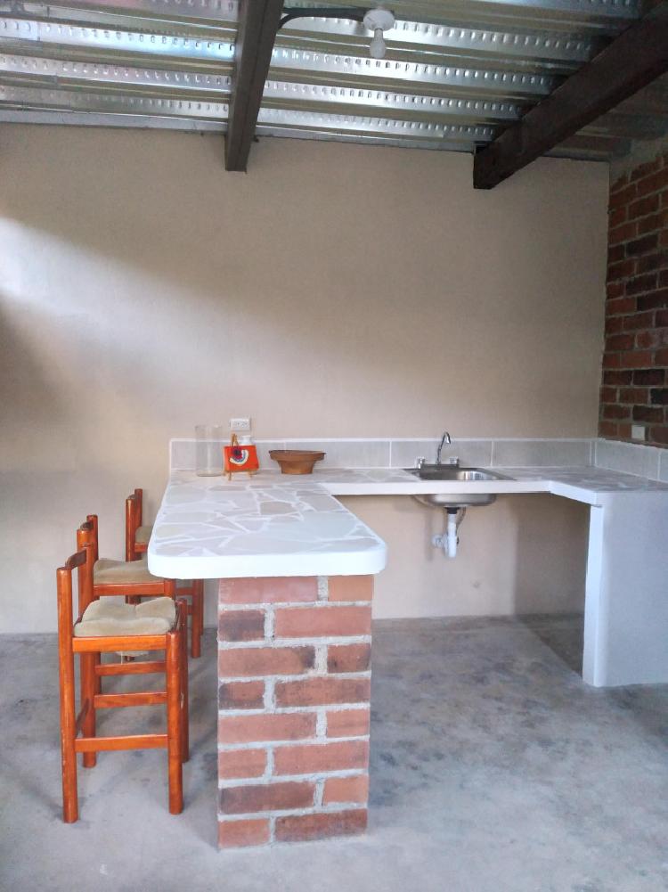 VENTA/RENTA Terreno con construcción Santa Rosa de Lima