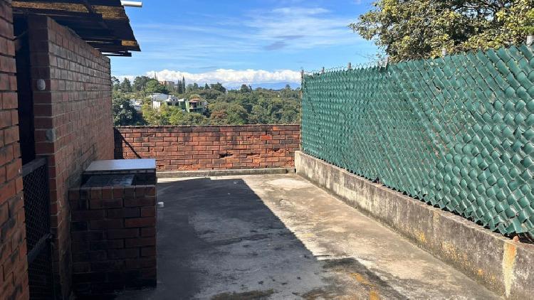 APARTAMENTO EN RENTA EN ZONA 15 COLONIA EL MAESTRO VISTA HERMOSA 1