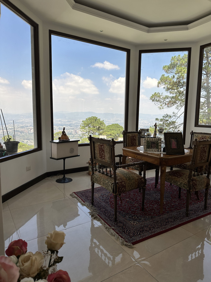VENTA de Casa Luxury Altos de Monte Bello CAES km 9.5