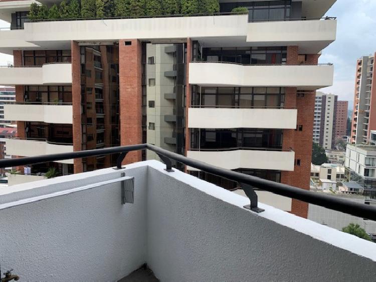 Apartamento en renta en zona 14 Edificio Attica