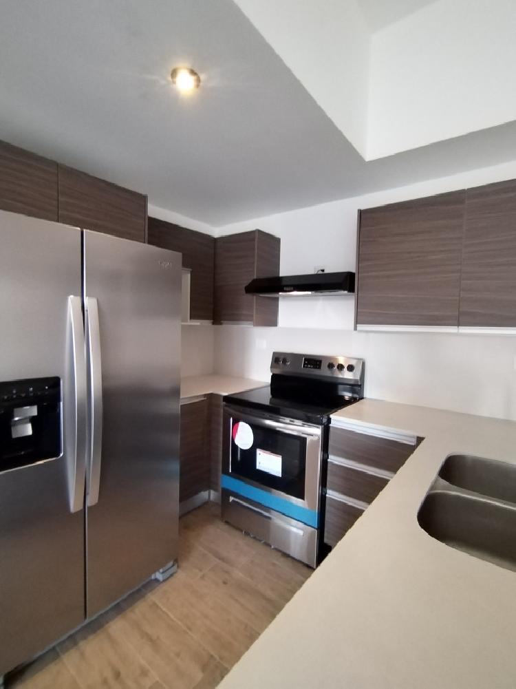 Renta de Apartamento zona 10 Nivel Alto