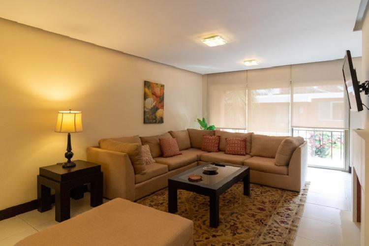 Renta  de Apartamento Amueblado y Equipado en Zona 10 